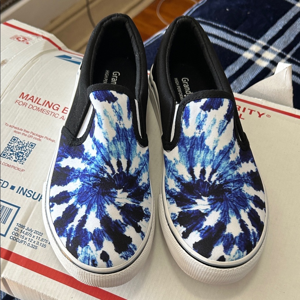 GRAND PRIX Blue Tie-Dye Slip-On Shoes size 7 nwot